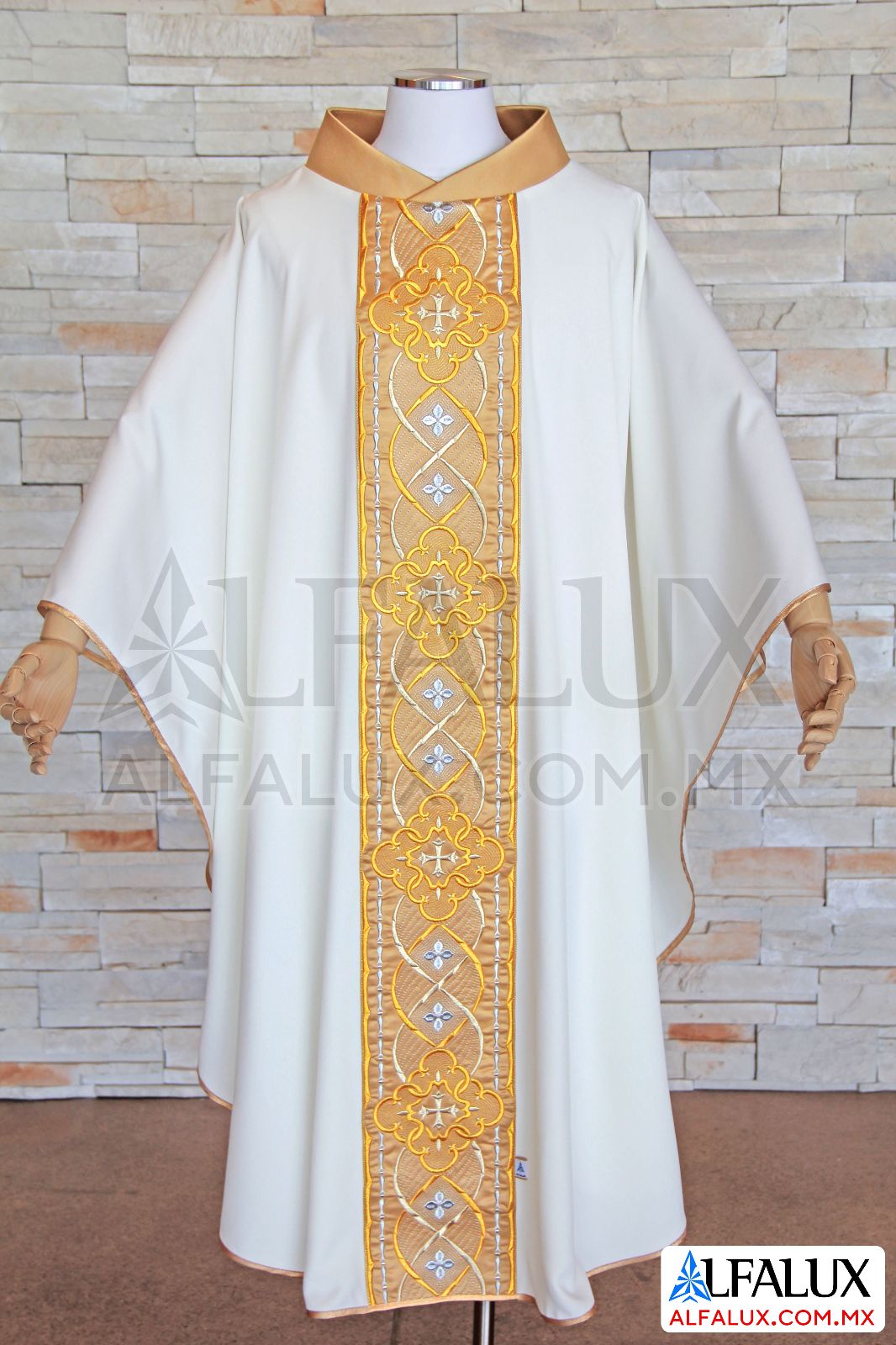 02 ROYAL Casulla Alfalux Central Perla Dorado 123 (1)